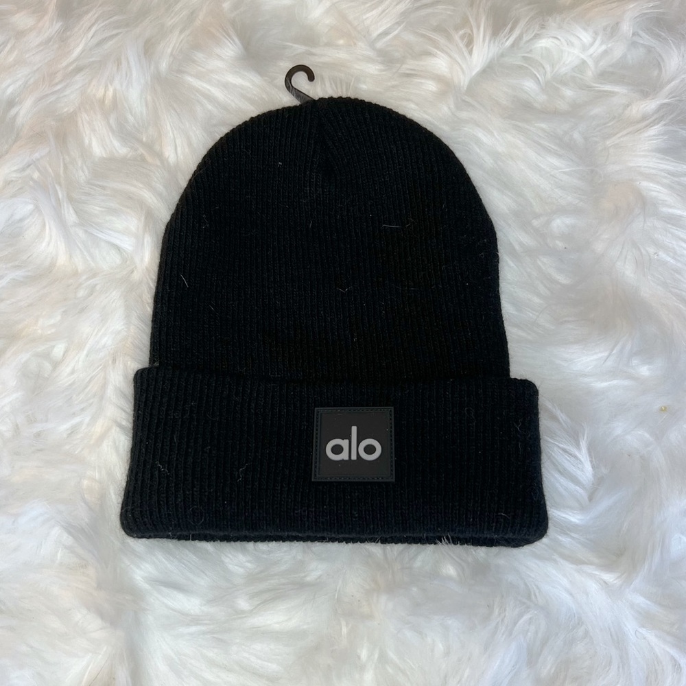 Black Alo Yoga Ribbed Beanie
